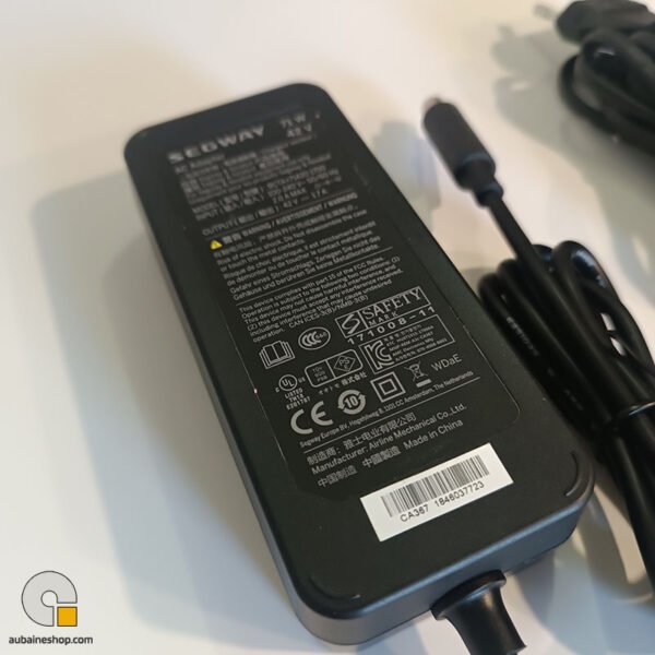 Chargeur trottinette Ninebot et Xiaomi 42V 1,7A – Image 3