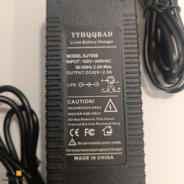 Chargeur de batterie universel pour trottinette vélo 42V 2.0A – Image 4