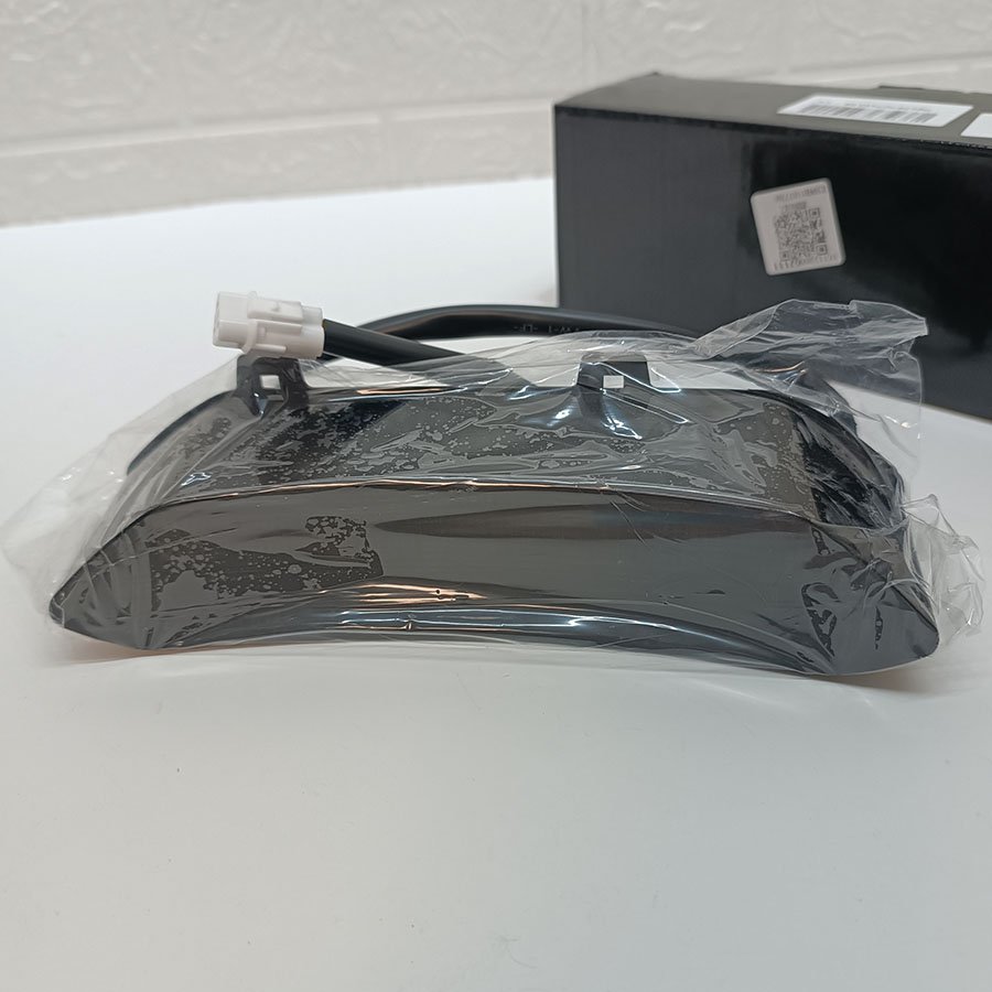 Feu Arrière LED noir fumé Moto Universel Haute Luminosité – Image 3