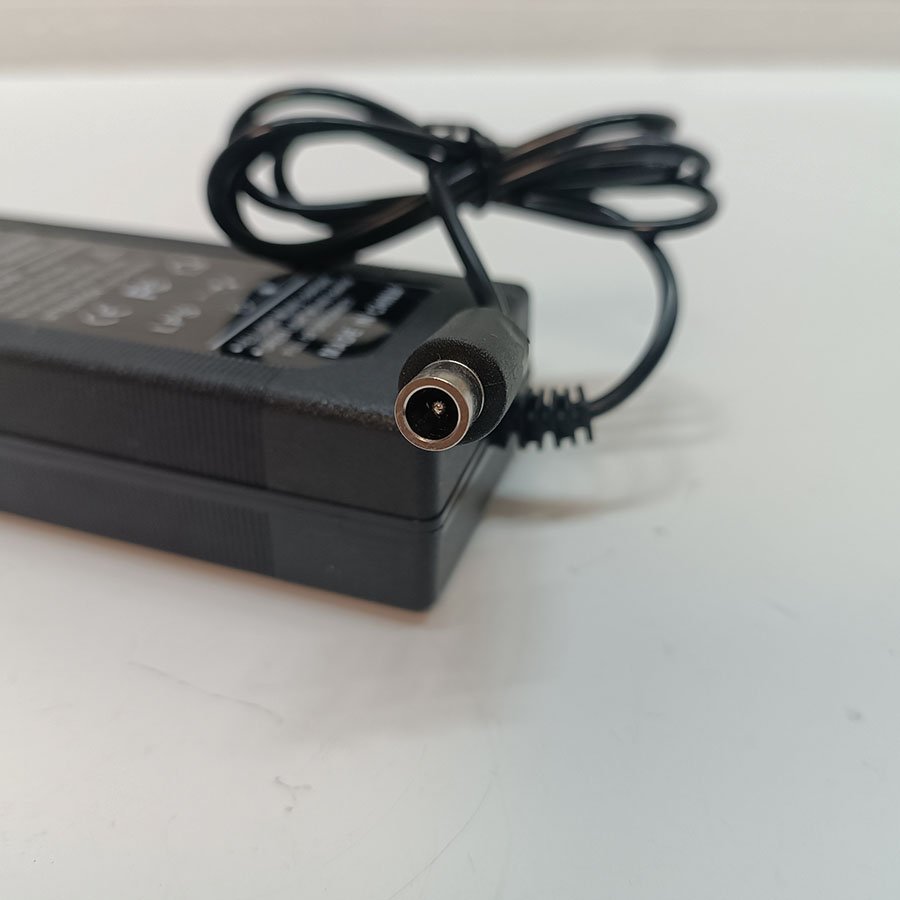 Chargeur trottinette électrique 42V 2A Prise RCA – Image 7