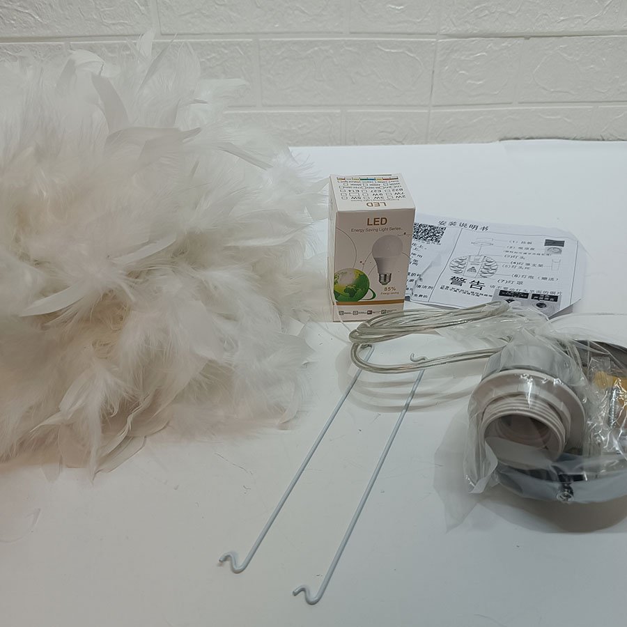 Lustre Moderne en Plumes Blanches naturelles Design – Image 4