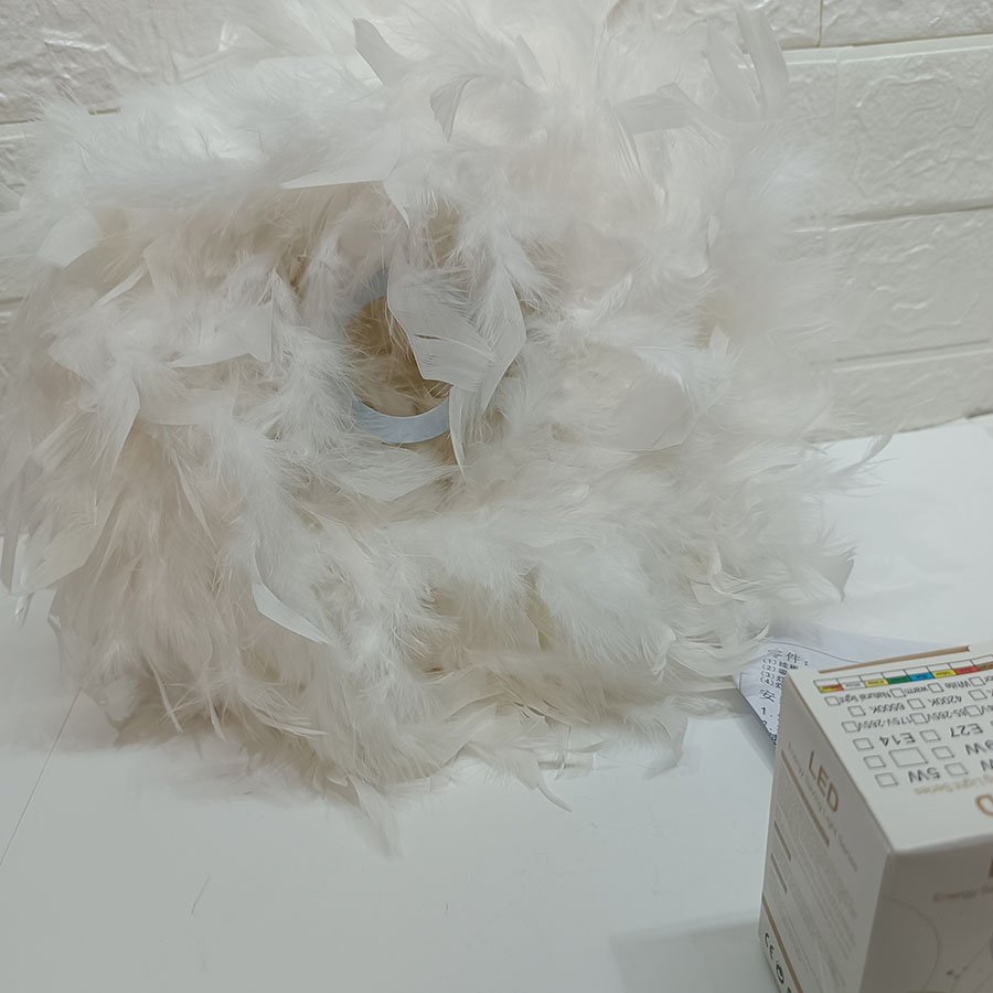 Lustre Moderne en Plumes Blanches naturelles Design – Image 7