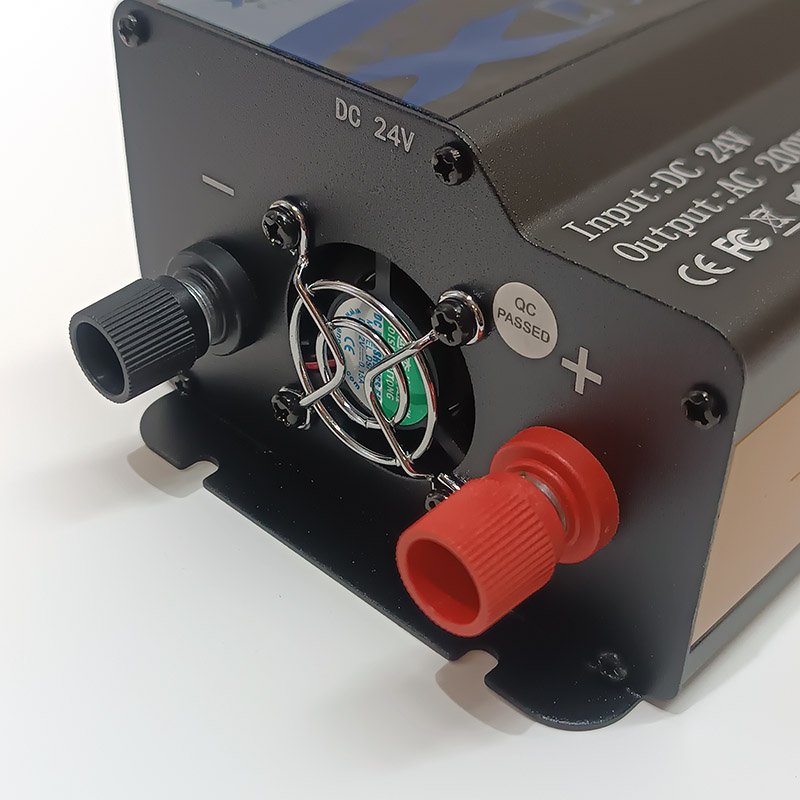 Onduleur sinusoïdal modifié DC 24V à AC 220V 6000W – Image 9