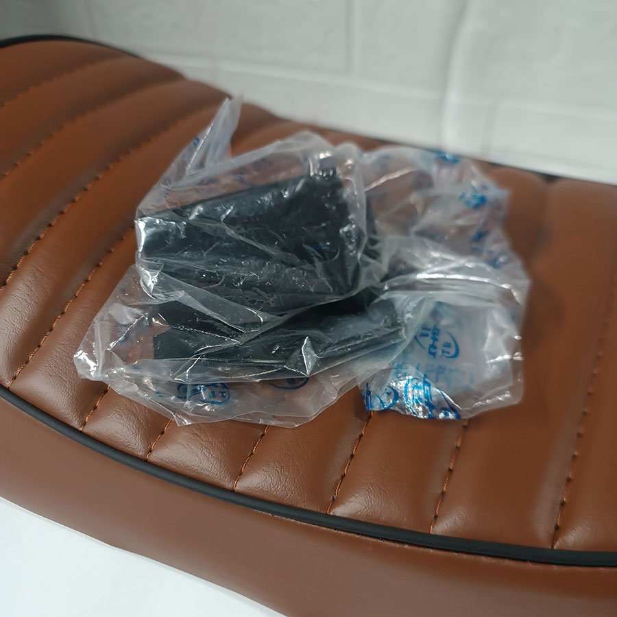 Siège de moto en cuir PU Vintage café Racer – Image 5