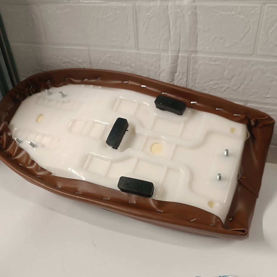 Siège de moto en cuir PU Vintage café Racer – Image 6