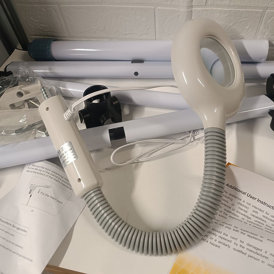 Appareil vapeur pour le visage avec lampe grossissante x3 – Image 7