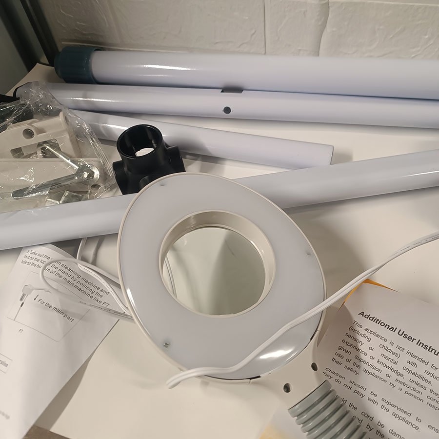 Appareil vapeur pour le visage avec lampe grossissante x3 – Image 9